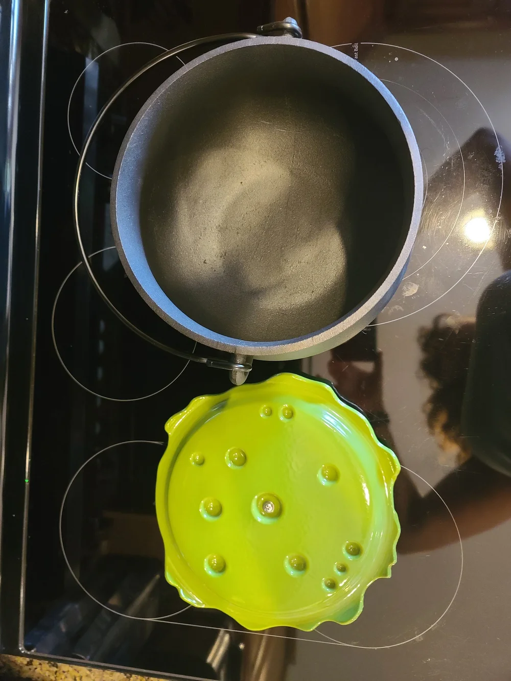 Smith and clark viral 6 quart cauldron with bubbling lid